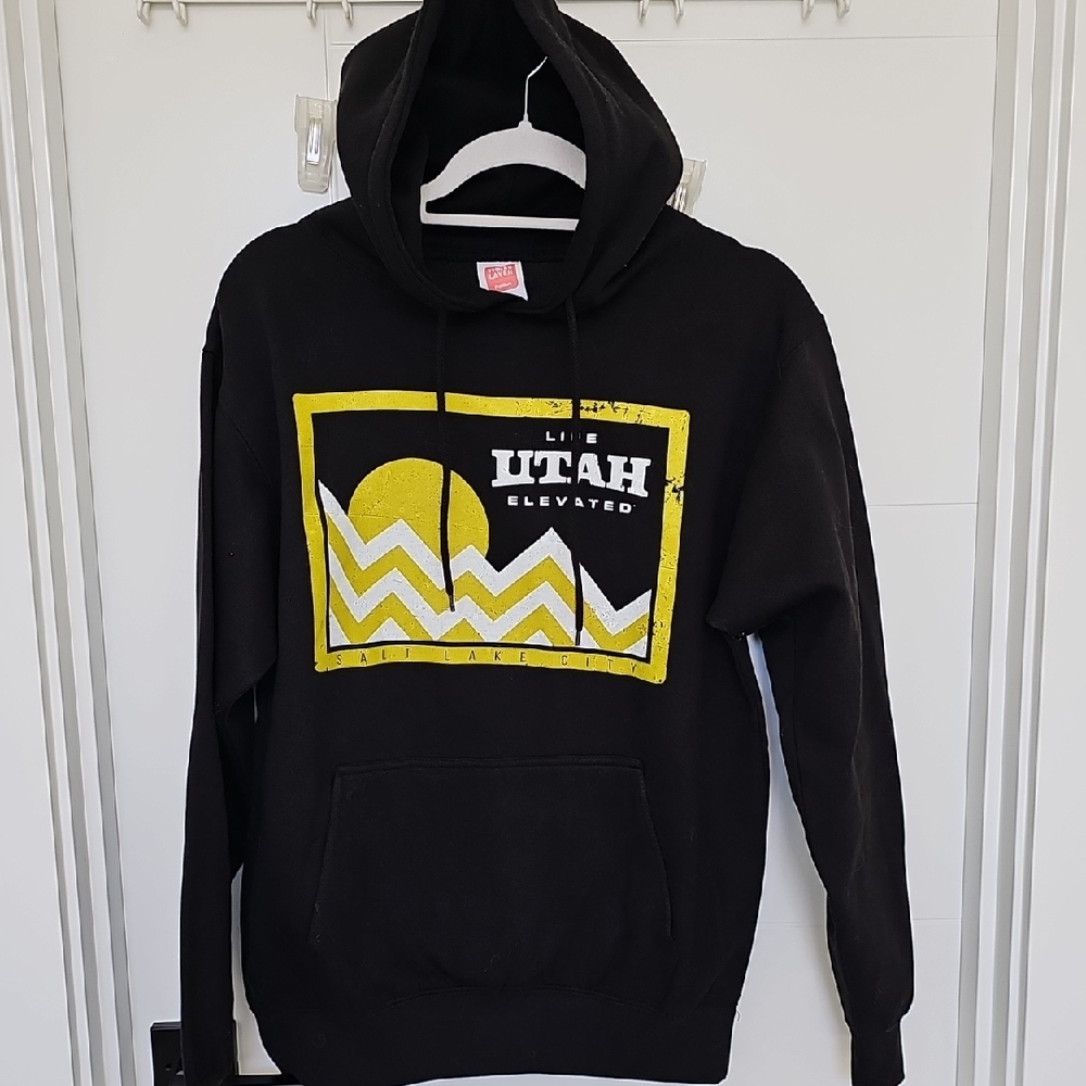NWT SLC Utah Elevated Black and Yellow Hoodie Sz S